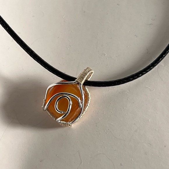 necklace - Picture 4 of 5